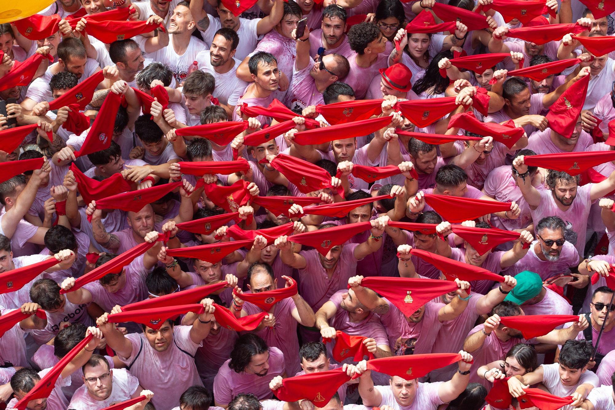 Fotos del  Chupinazo de San Fermín 2025 en Pamplona: ¡La fiesta más internacional se enciende con un grito solidario por Palestina!