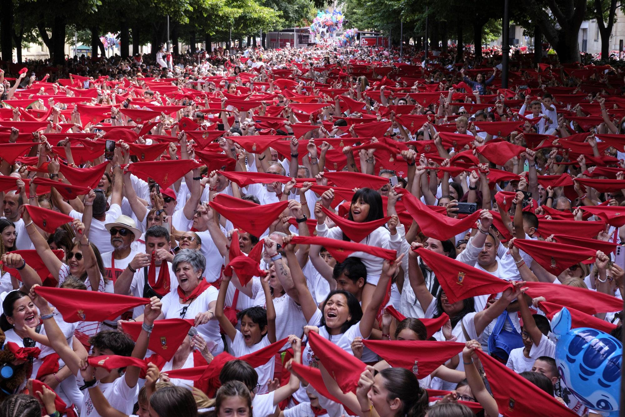 Fotos del  Chupinazo de San Fermín 2025 en Pamplona: ¡La fiesta más internacional se enciende con un grito solidario por Palestina!
