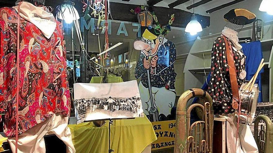 Una exposición recorre los 75 años de la txaranga Alcoyano de Tolosa