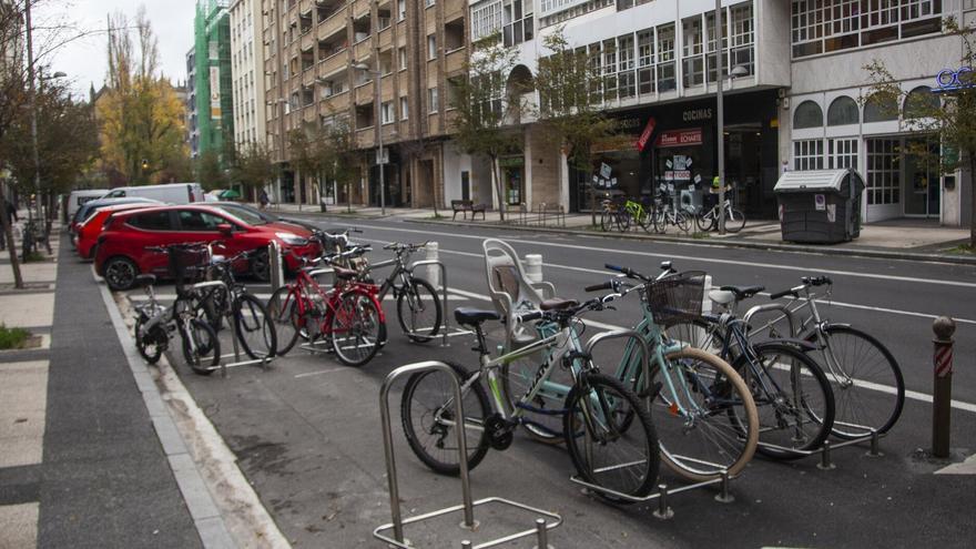 El Ayuntamiento colocará antes del verano 340 aparcabicis en Gasteiz
