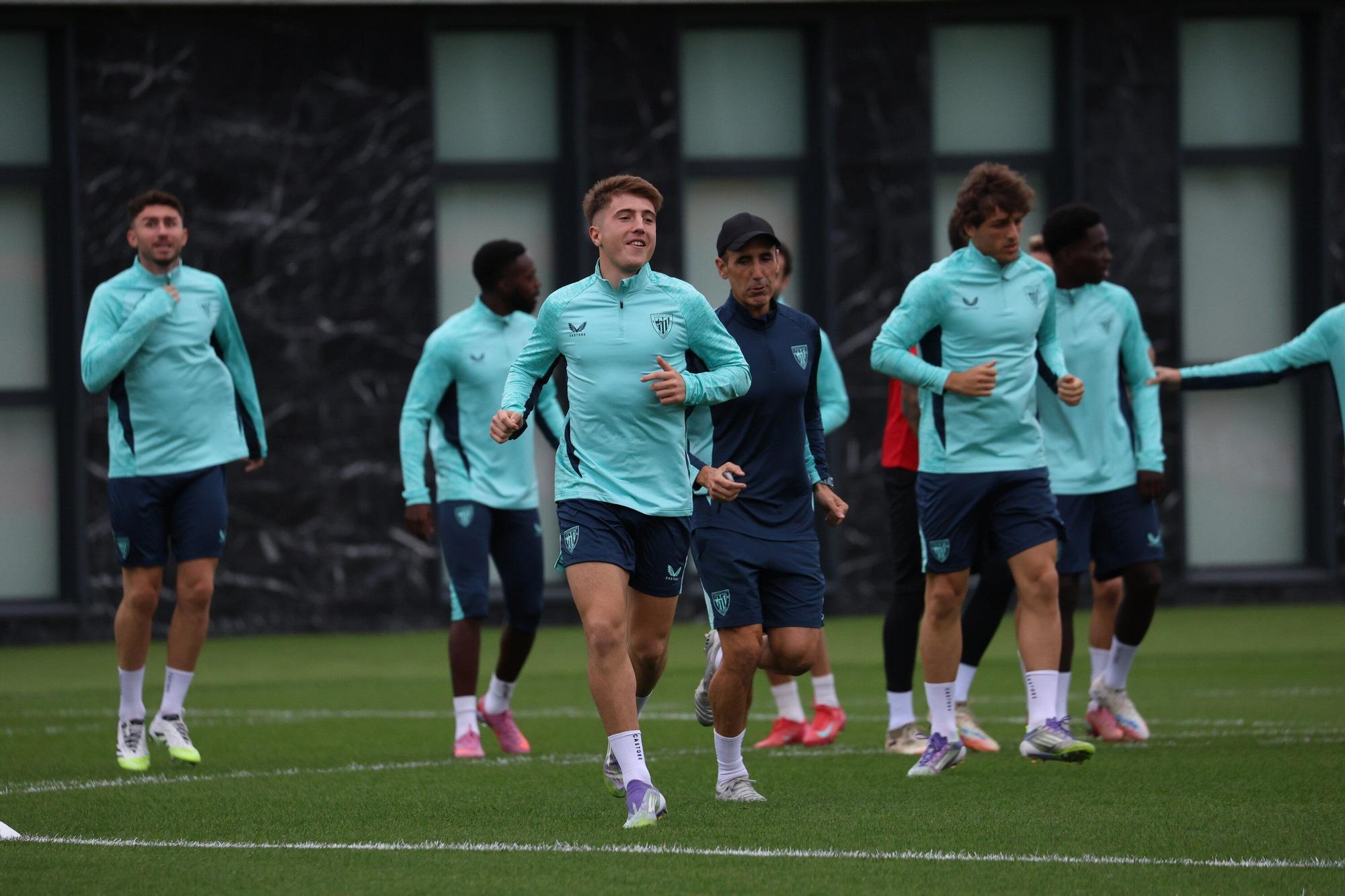 En imágenes: último entrenamiento del Athletic antes del debut en Champions