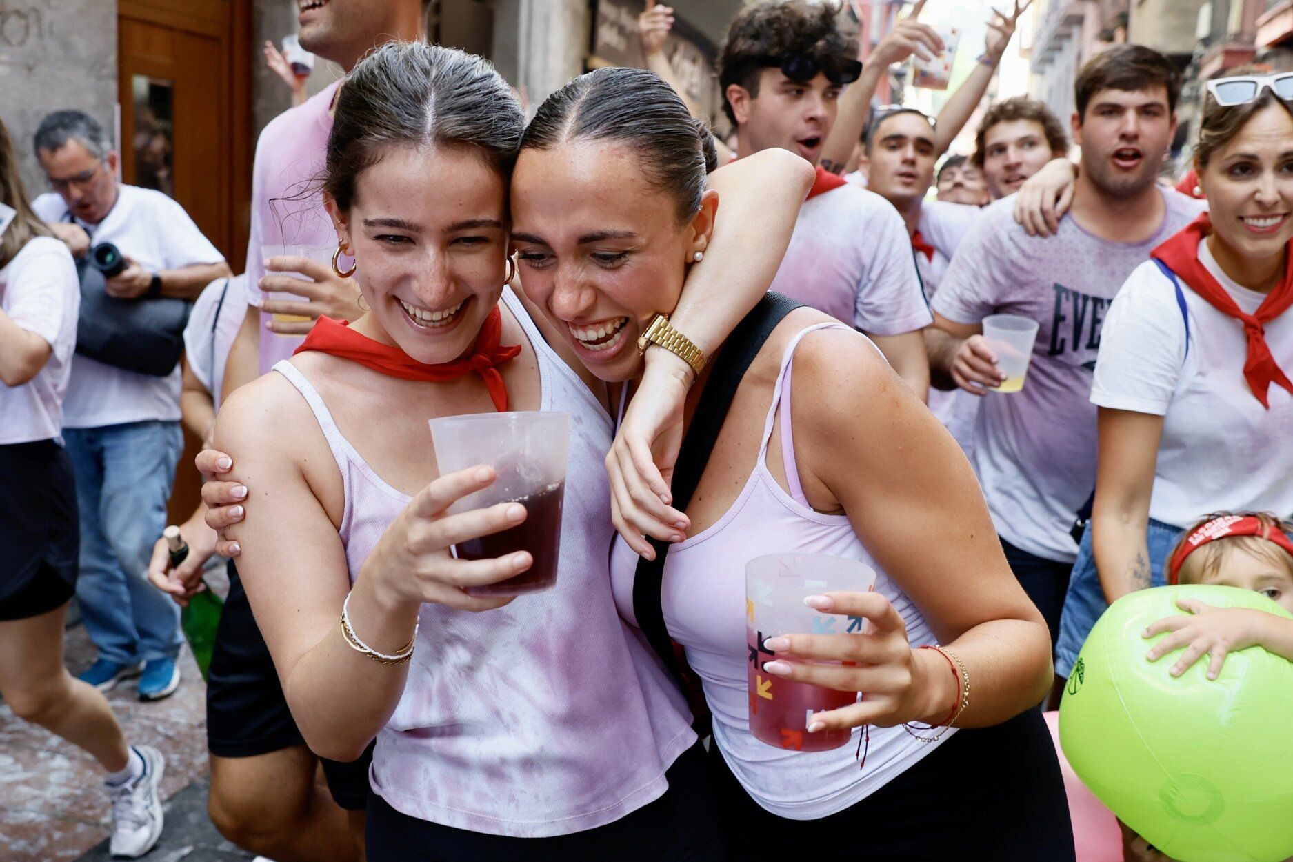 Fiesta de vino tinto en Elgoibar con el Txiki Eguna