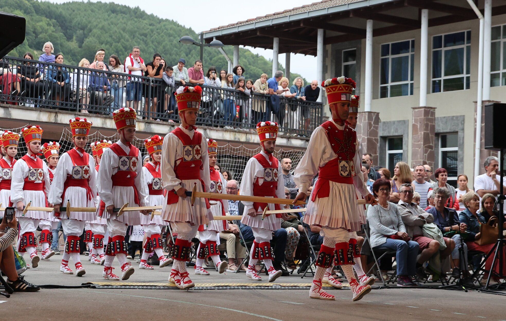 Sin mugas, pero con música y danzas, para celebrar los 1.000 años de 'Ipuskoa' en Berastegi