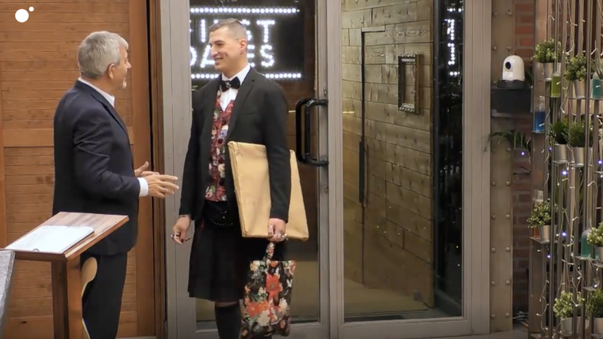 El inesperado regalo de un soltero ruso a Carlos Sobera