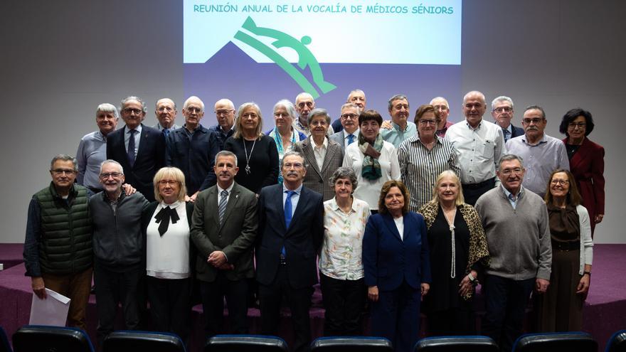 El Colegio de Médicos homenajea a sus jubilados y honoríficos