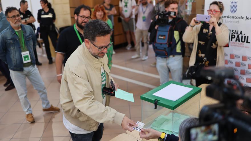 La participación en Andalucía es del 37,2 % a las 14 horas