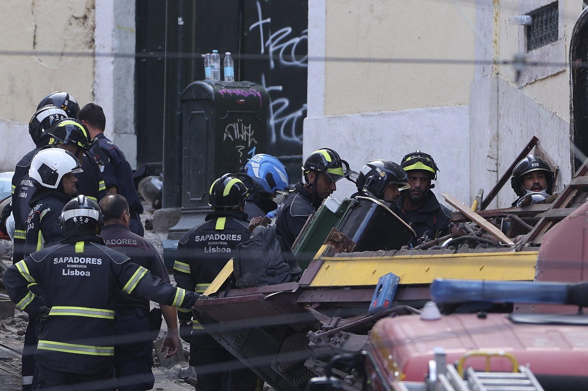 15 muertos en el descarrilamiento del Elevador de Gloria en Lisboa