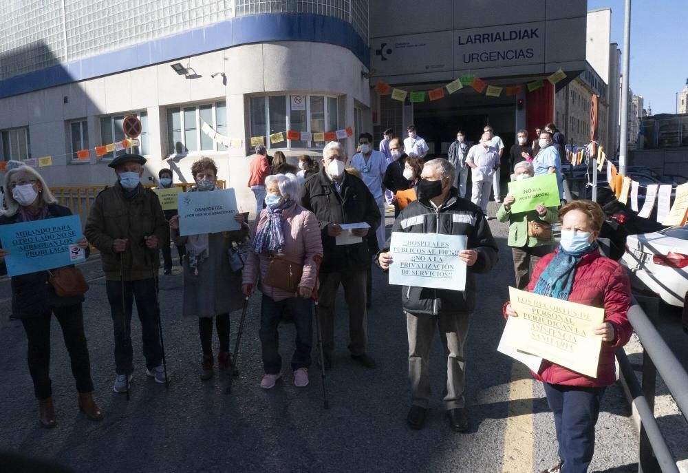 Nueva protesta junto a las Urgencias de Santiago