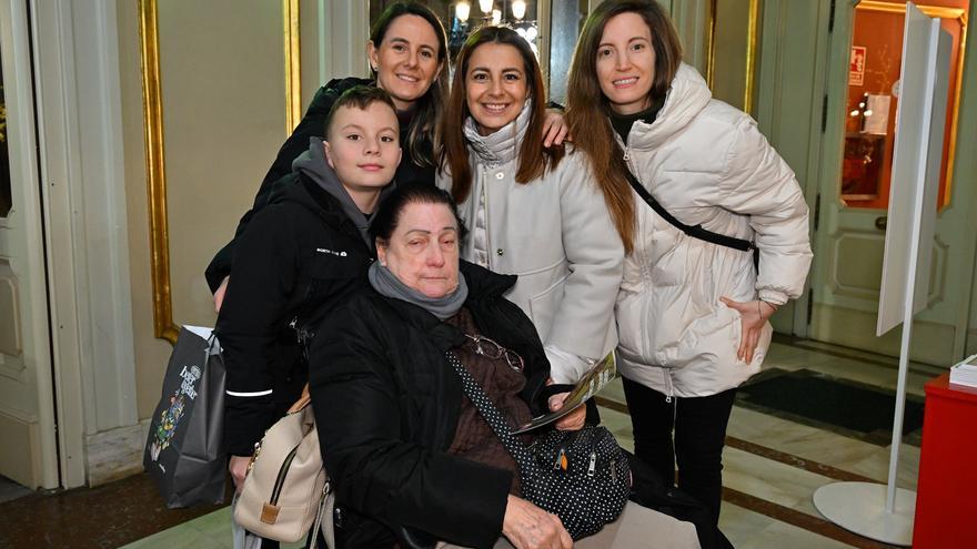 ‘Slava’s Snowshow’, un espectáculo circense, poético e intemporal, cautiva la imaginación del público en el Teatro Arriaga