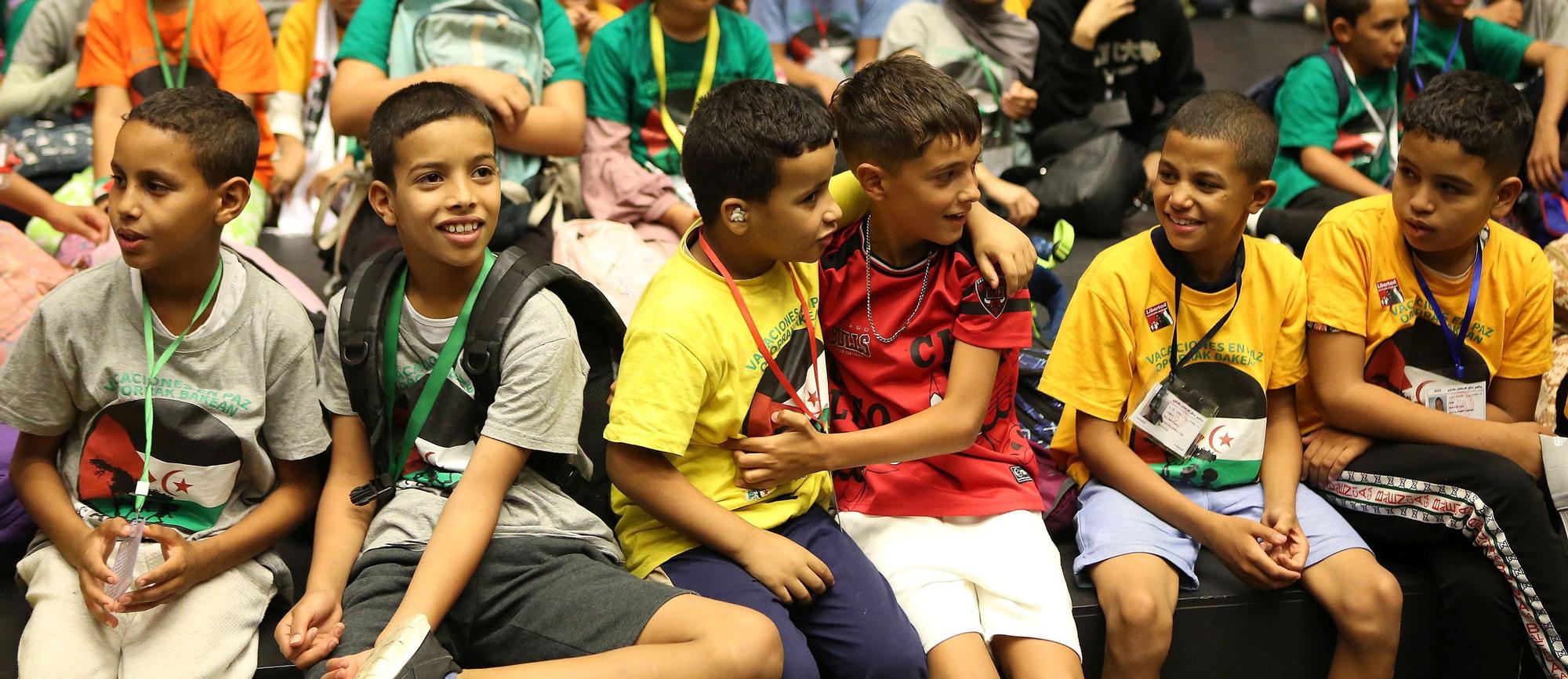 'Vacaciones en Paz': recepción a los niños saharauis que llegan a Navarra para pasar el verano