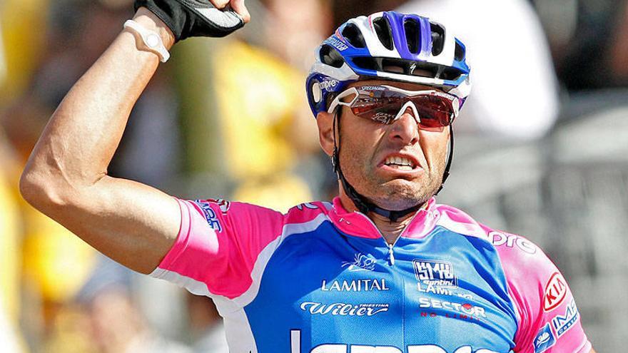 Petacchi gana el primer sprint, Cavendish nueva &#039;maglia&#039; rosa