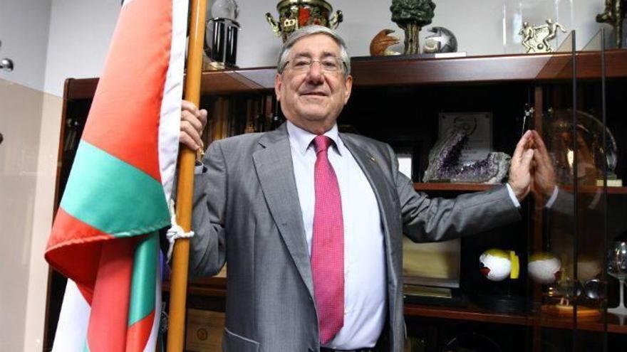 Luis Mari Elustondo: “Es un amistoso, pero hay que tener cierta dignidad con la convocatoria”