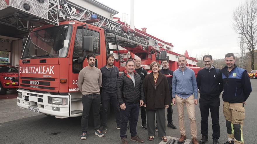 Un camión de bomberos &#039;jubilado&#039; en Gipuzkoa seguirá apagando fuegos en Chile