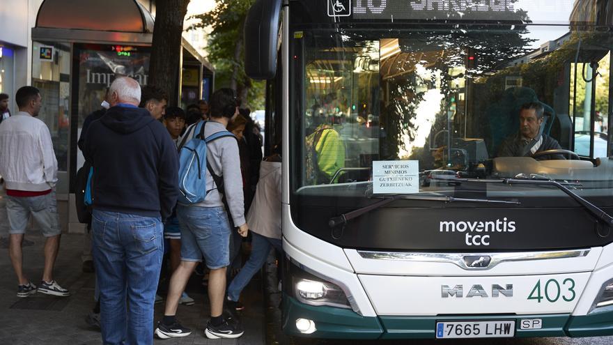 Los servicios mínimos de las villavesas salen con retraso debido a piquetes