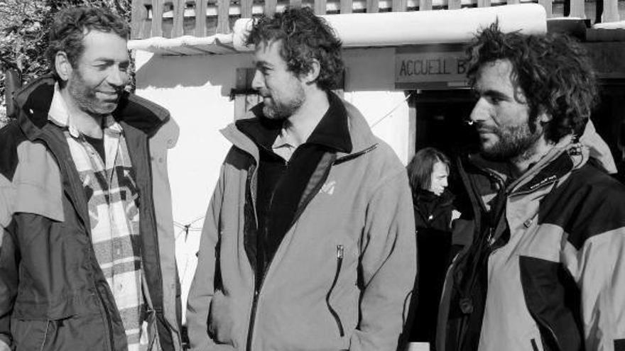 Los franceses Franck Maciejak (izda) y Damien Butaeye (c), y el griego Gregories Anastasopoulos.