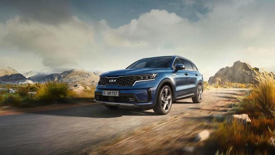 Este modelo de KIA es uno de los pocos vehículos híbridos enchufables que ofrecen hasta 7 asientos