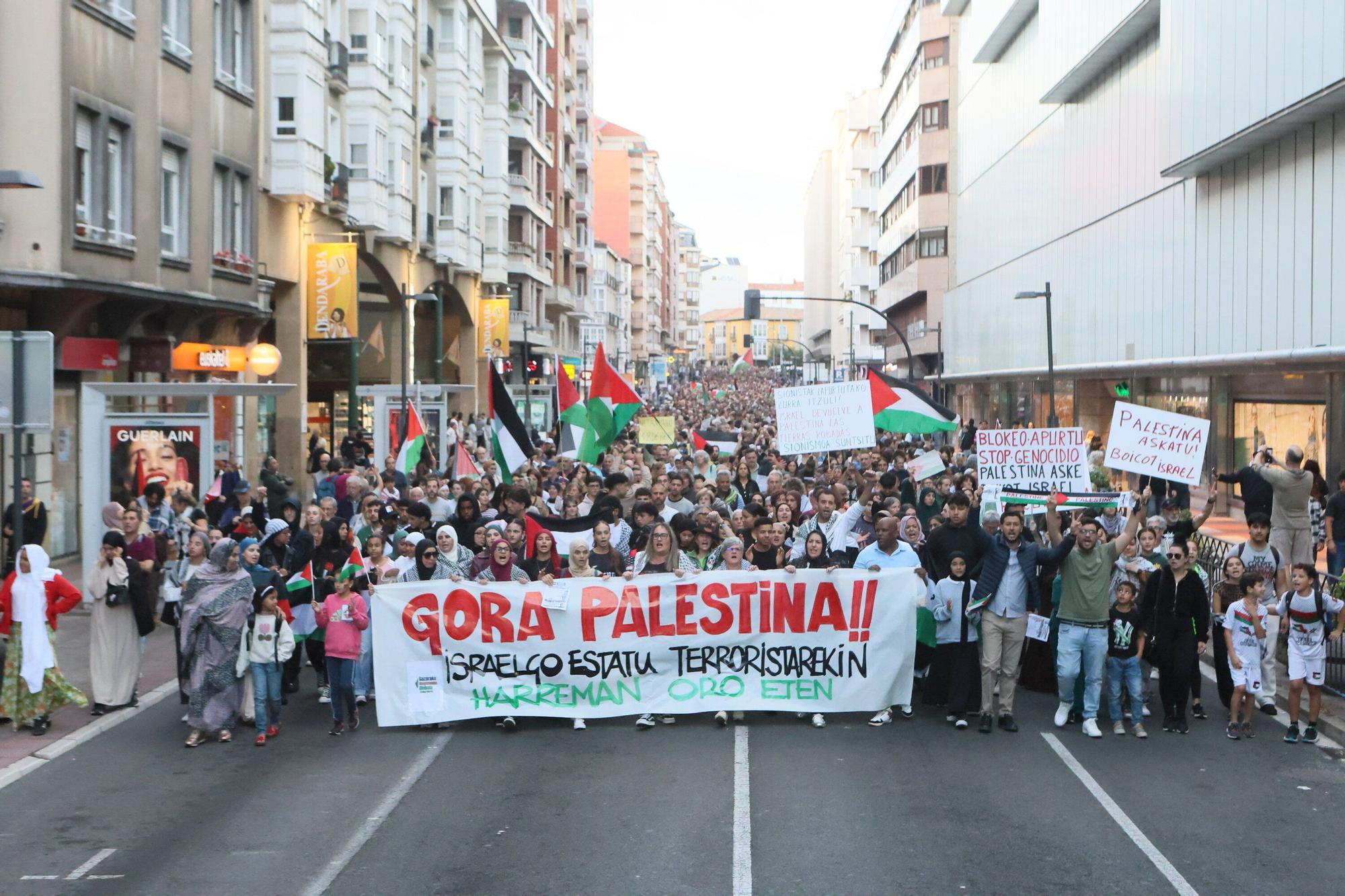 En imágenes: Vitoria protesta contra el genocidio en Gaza