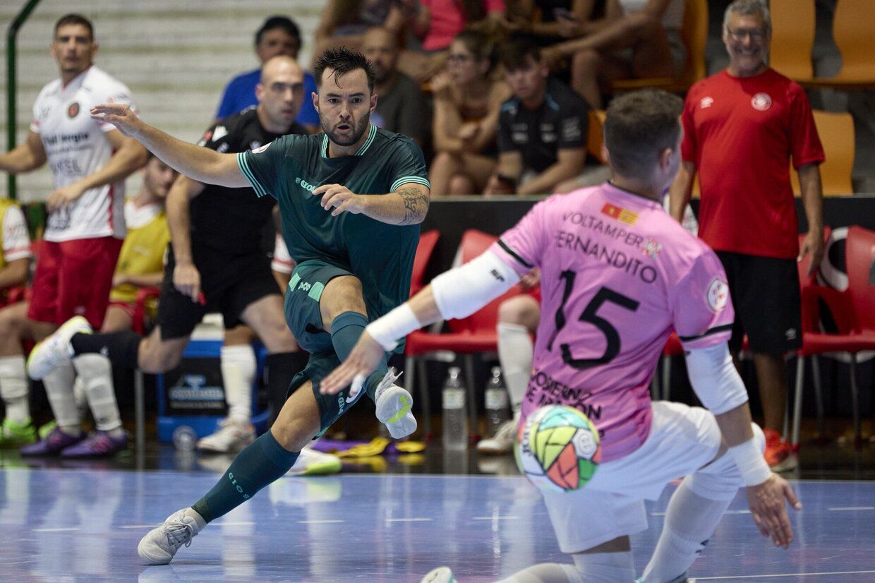 Osasuna - Magna remonta en su primer partido de la temporada