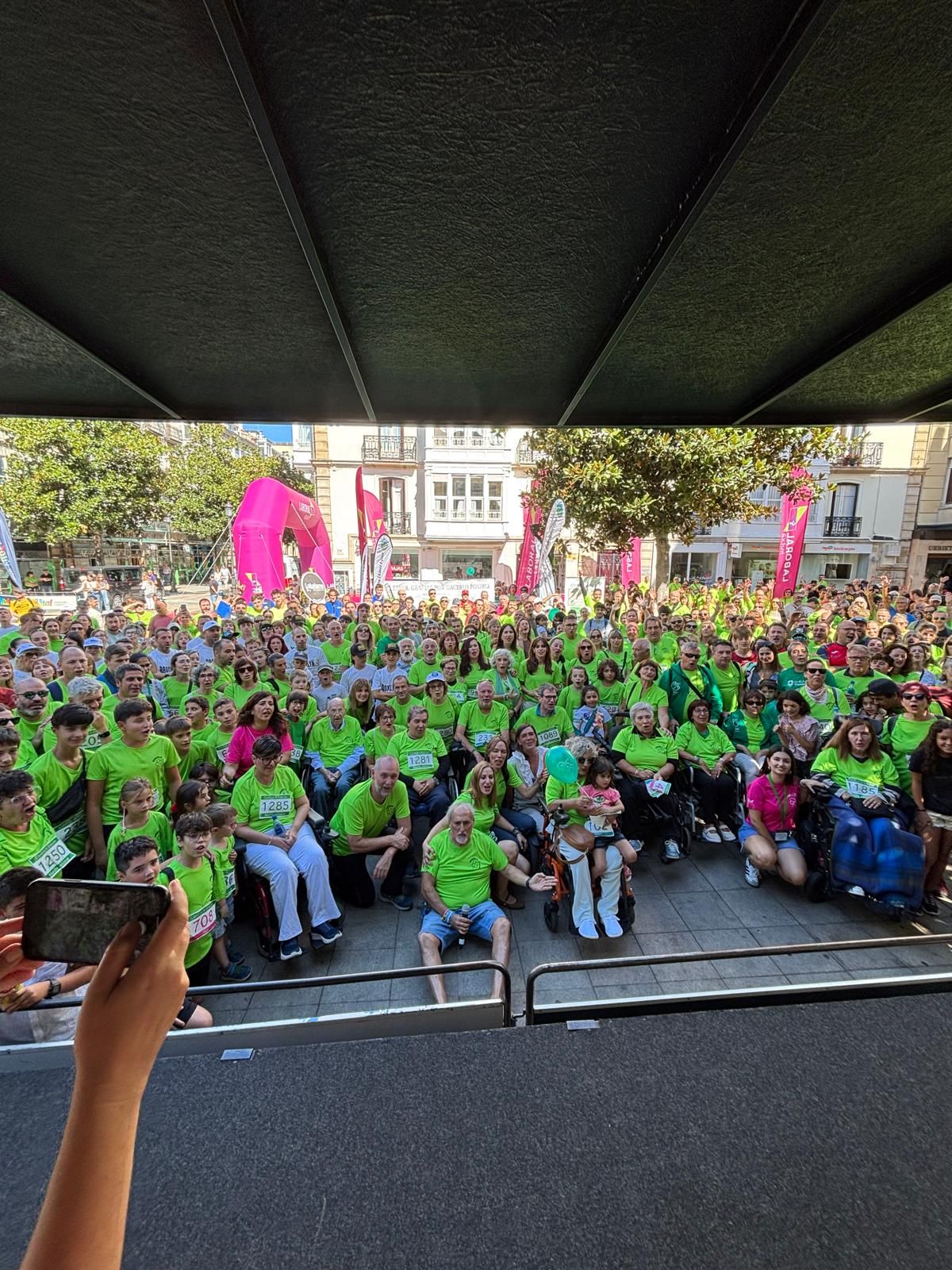 En imágenes: Vitoria se tiñe de verde por la ELA
