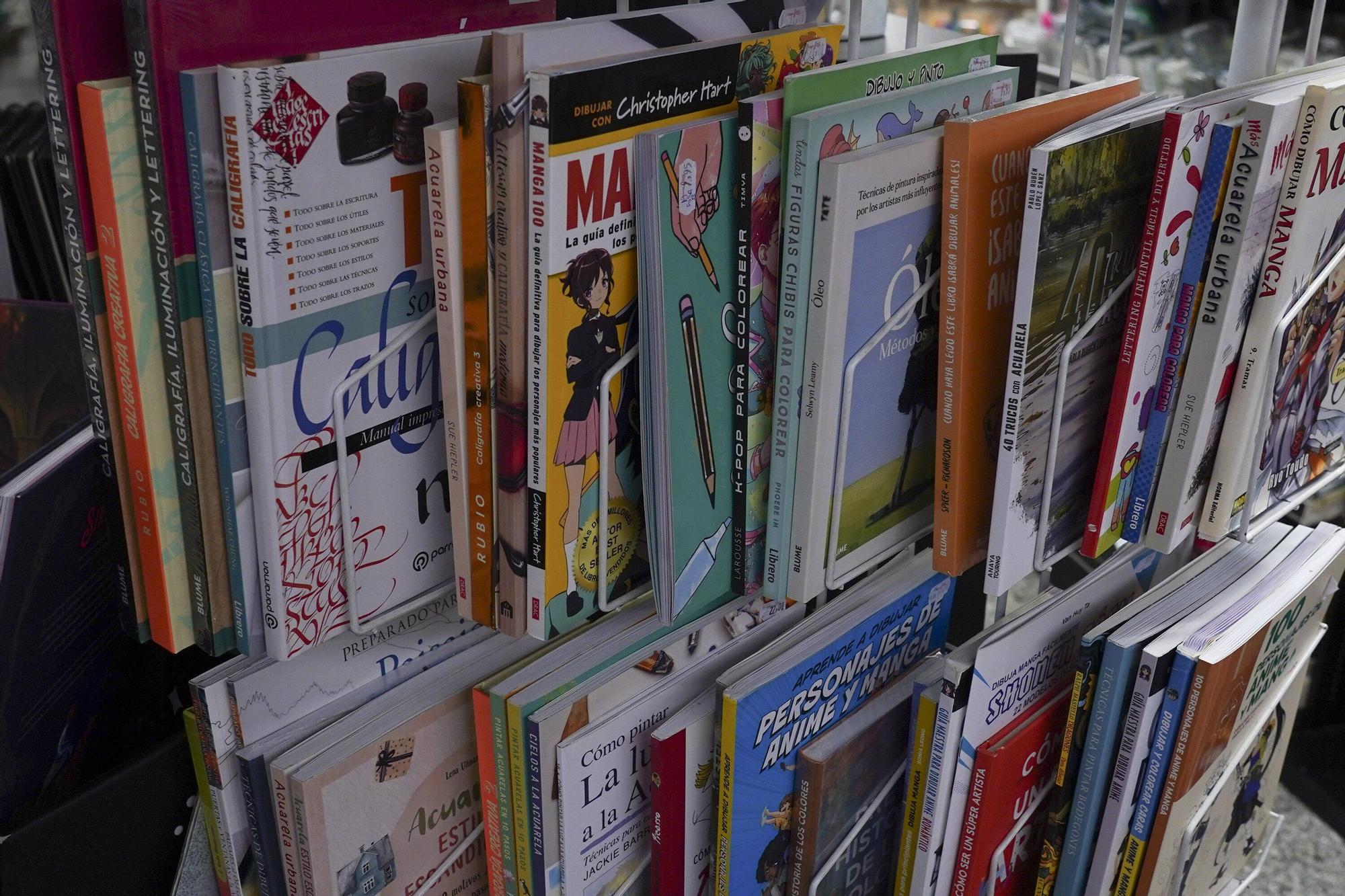 En imágenes: Así se preparan las librerías para la vuelta al cole
