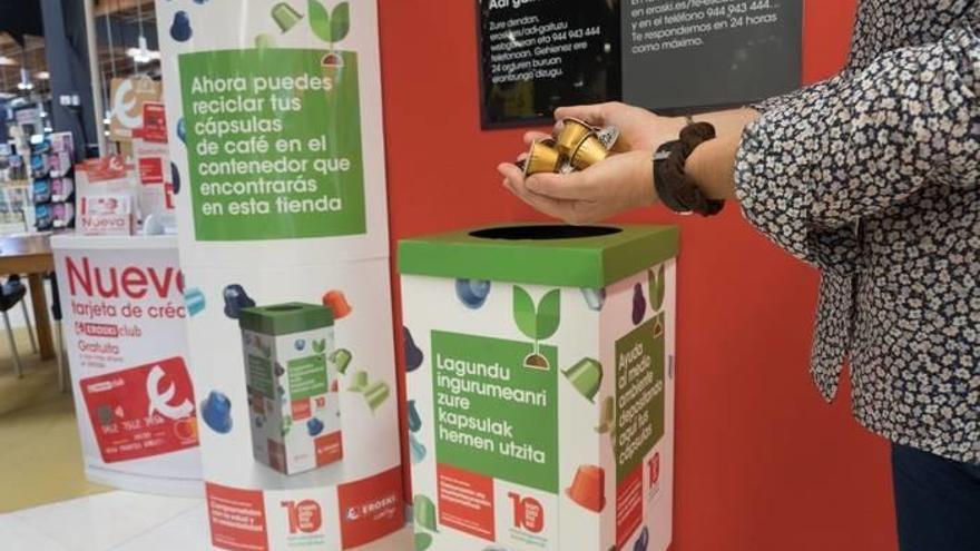 Eroskik kafe kapsulak birziklatzeko proiektu bat landu du