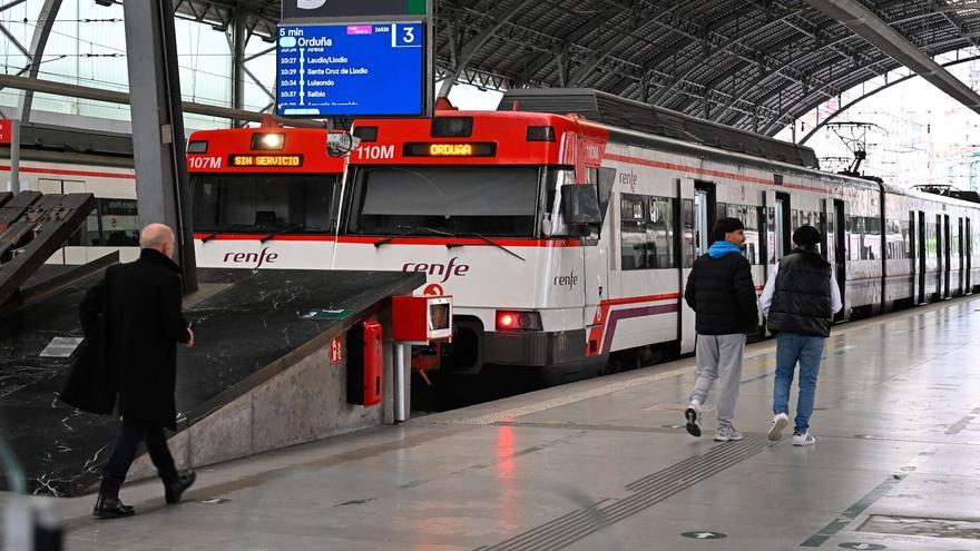 El riesgo de los trenes sin revisor en Bizkaia: "Si al maquinista le pasa algo, tenemos un problema"