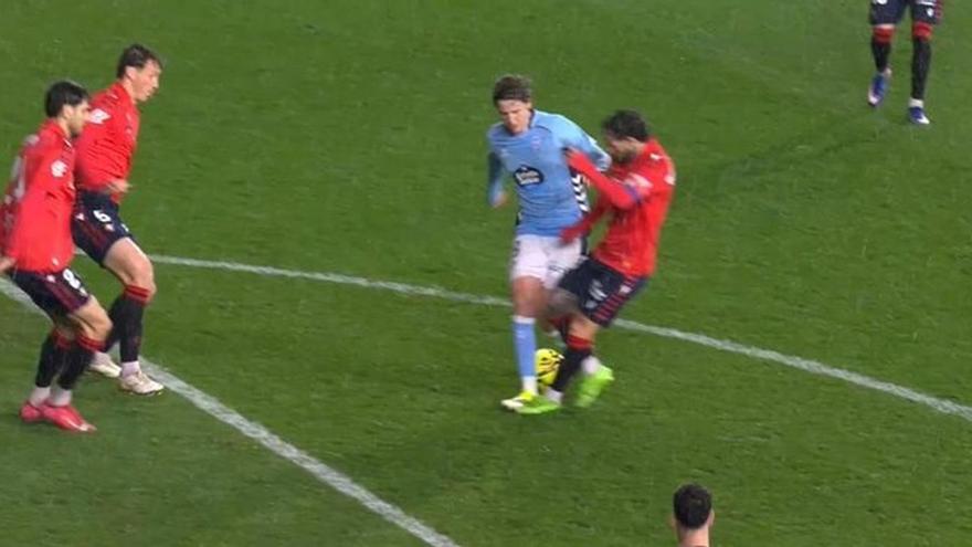 El árbitro que no señaló un pisotón de Fer López a Rubén García, designado para el Levante - Osasuna