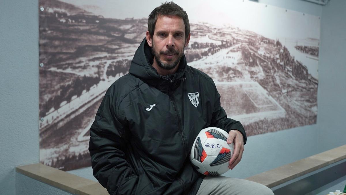 Aitor Calle,  entrenador del Sestao River