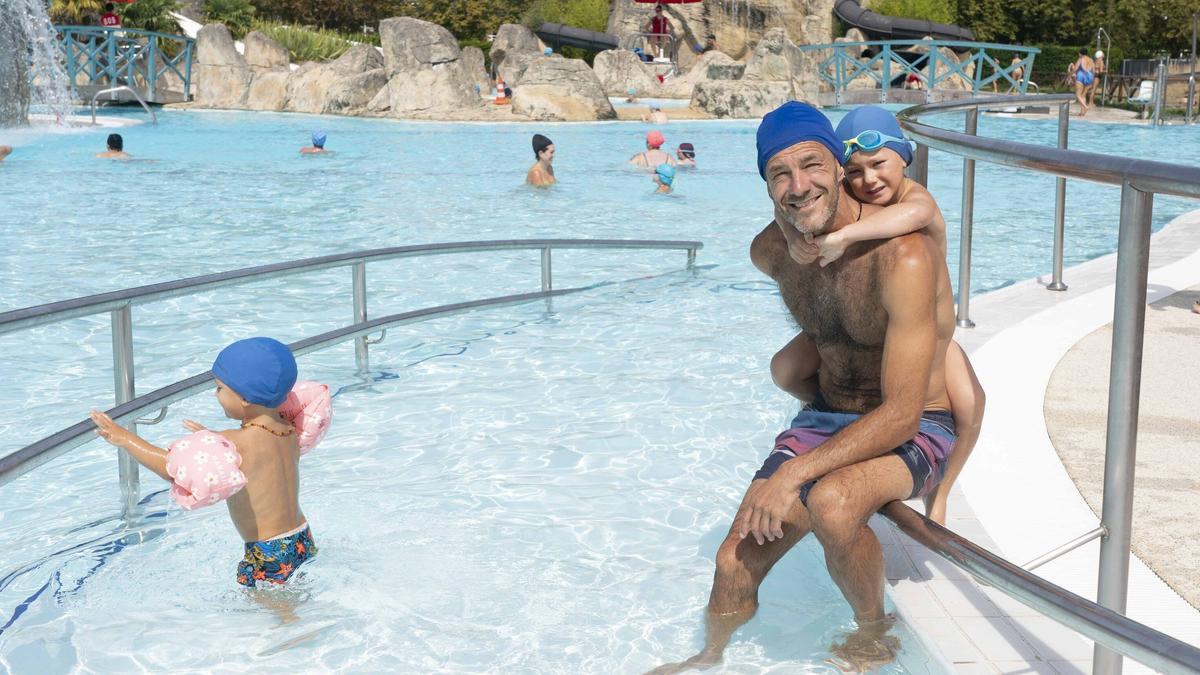 Las piscinas municipales de Vitoria, Gamarra y Mendizorroza son estos días el gran reclamo de los gasteiztarras