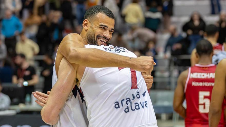 El Kosner Baskonia reserva su billete para la Copa