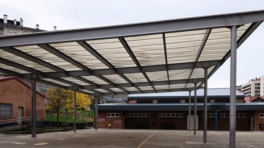 Gallego Gorria HLHIko gimnasioko estalkiak berritu ditu Bilboko Udalak