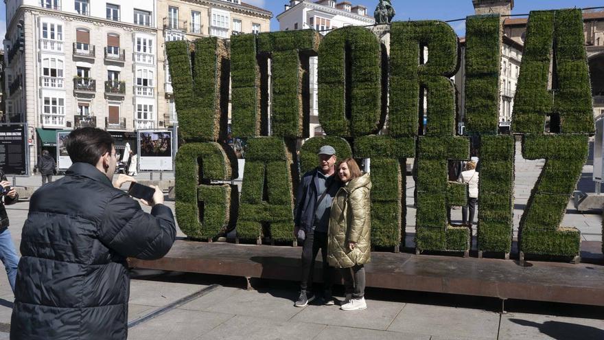 La juventud vasca tiene una opinión muy crítica con el turismo actual en Euskadi