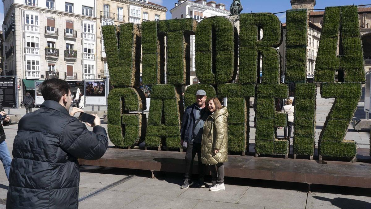 La gastronomía, la historia y las zonas verdes de Gasteiz son un atractivo para el turismo. La gastronomía, la historia y las zonas verdes de Gasteiz son un atractivo para el turismo.