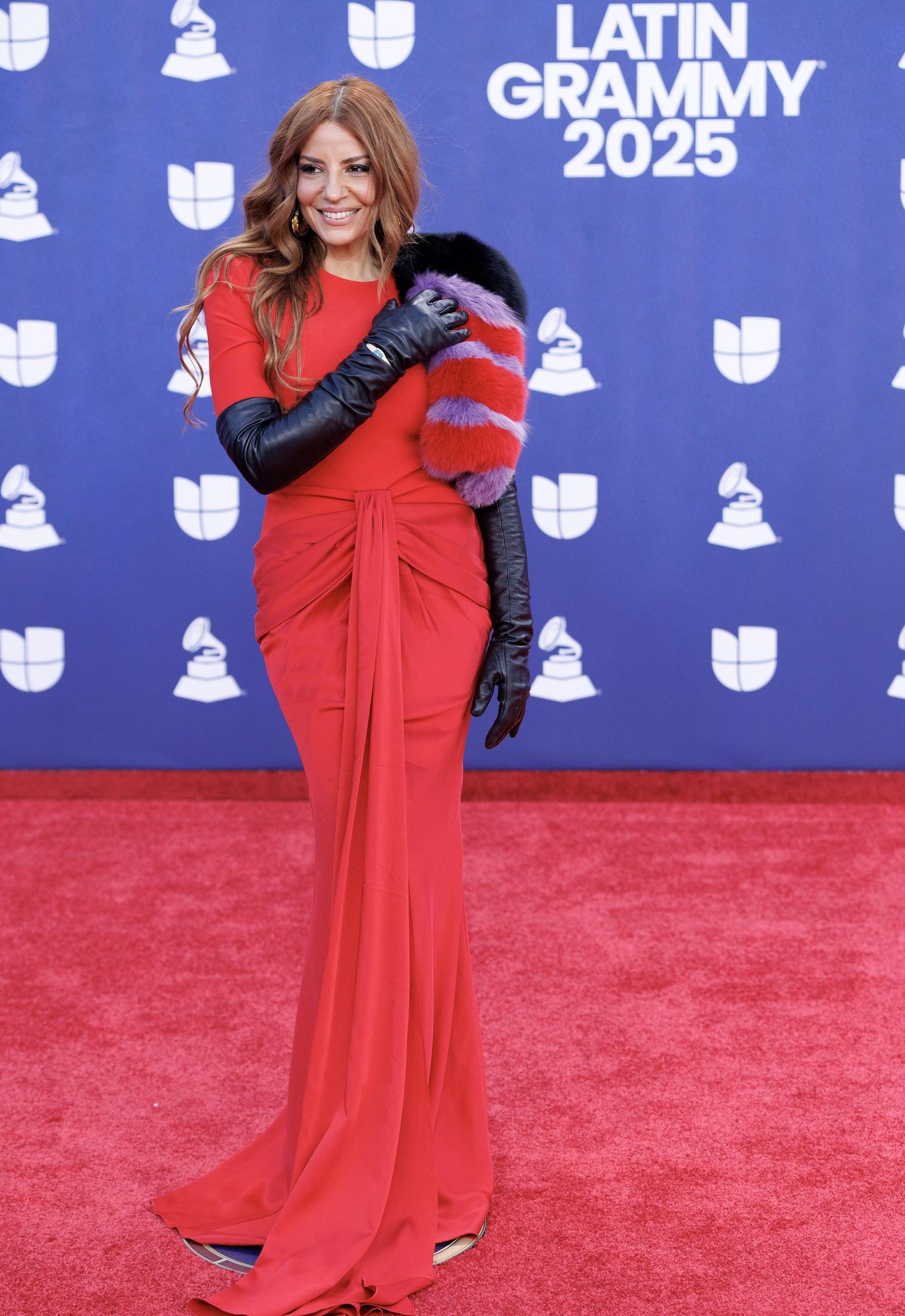 Las mejores fotos de la alfombra roja de los Latin Grammy 2025