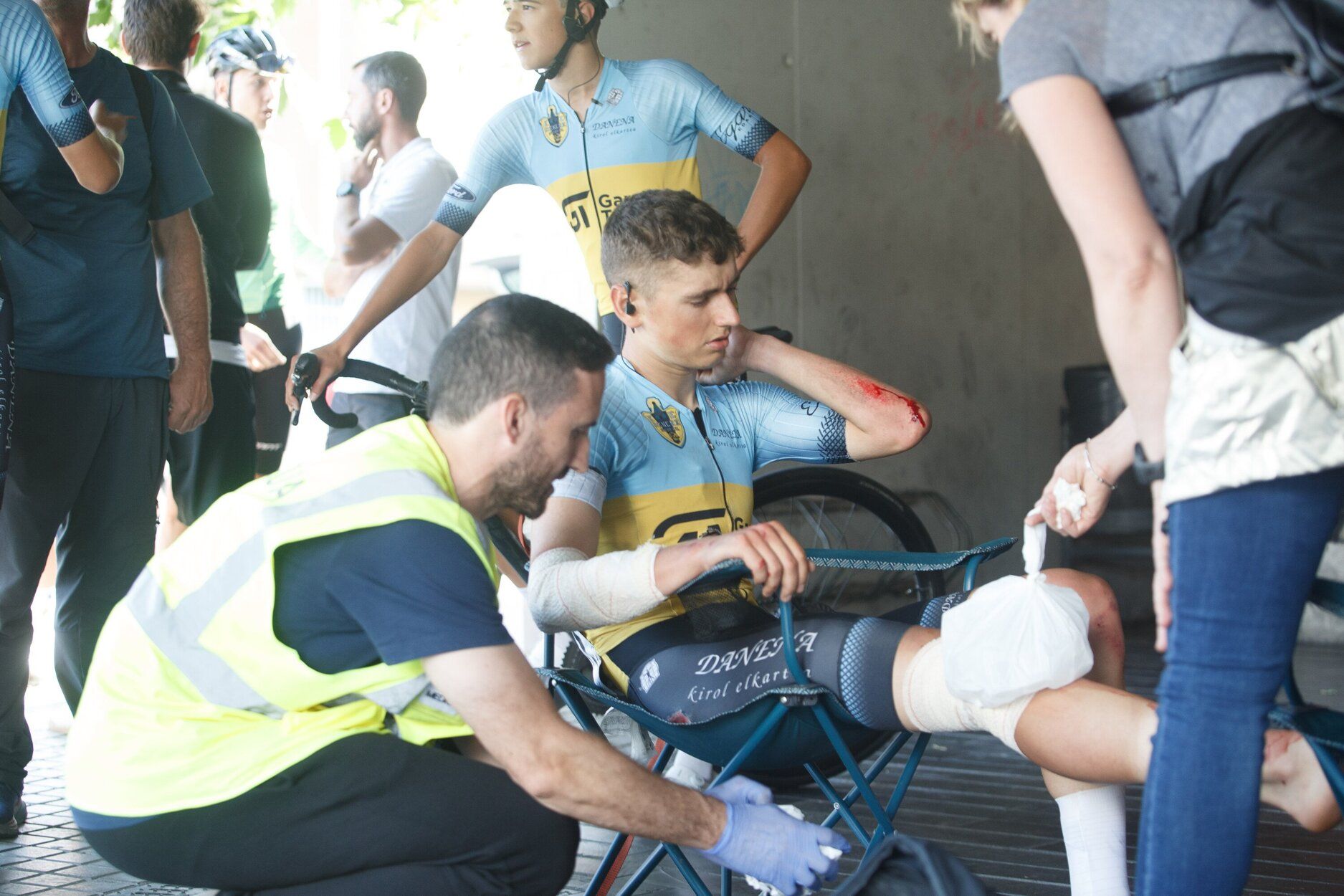 Imágenes de la llegada de la segunda etapa de la Vuelta a Pamplona