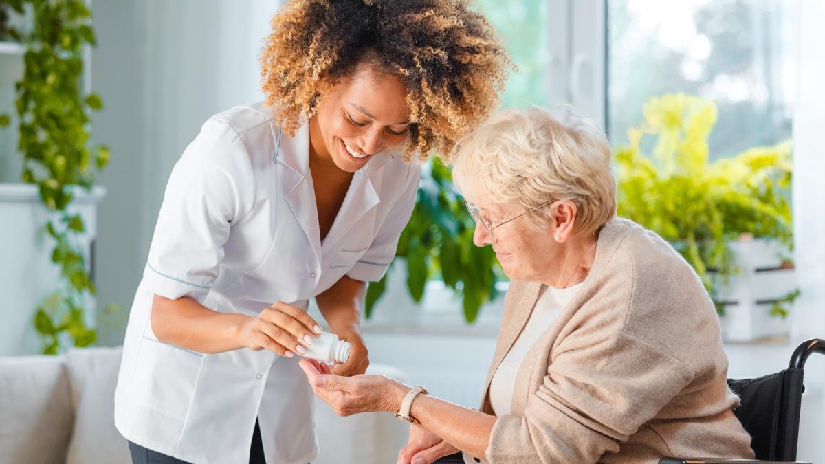 Una prescripción farmacológica individualizada previene interacciones y efectos indeseados de los medicamentos.