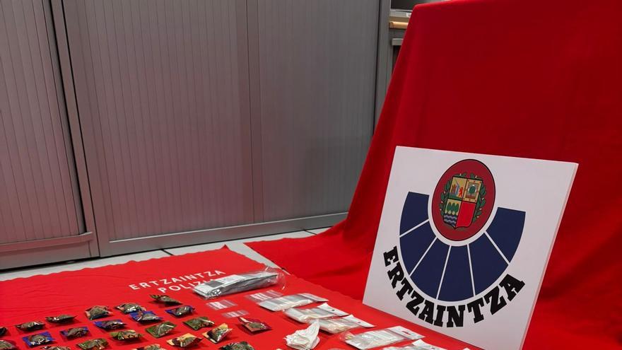 Detenido un traficante en Vitoria con 2 kilos de drogas en su casa