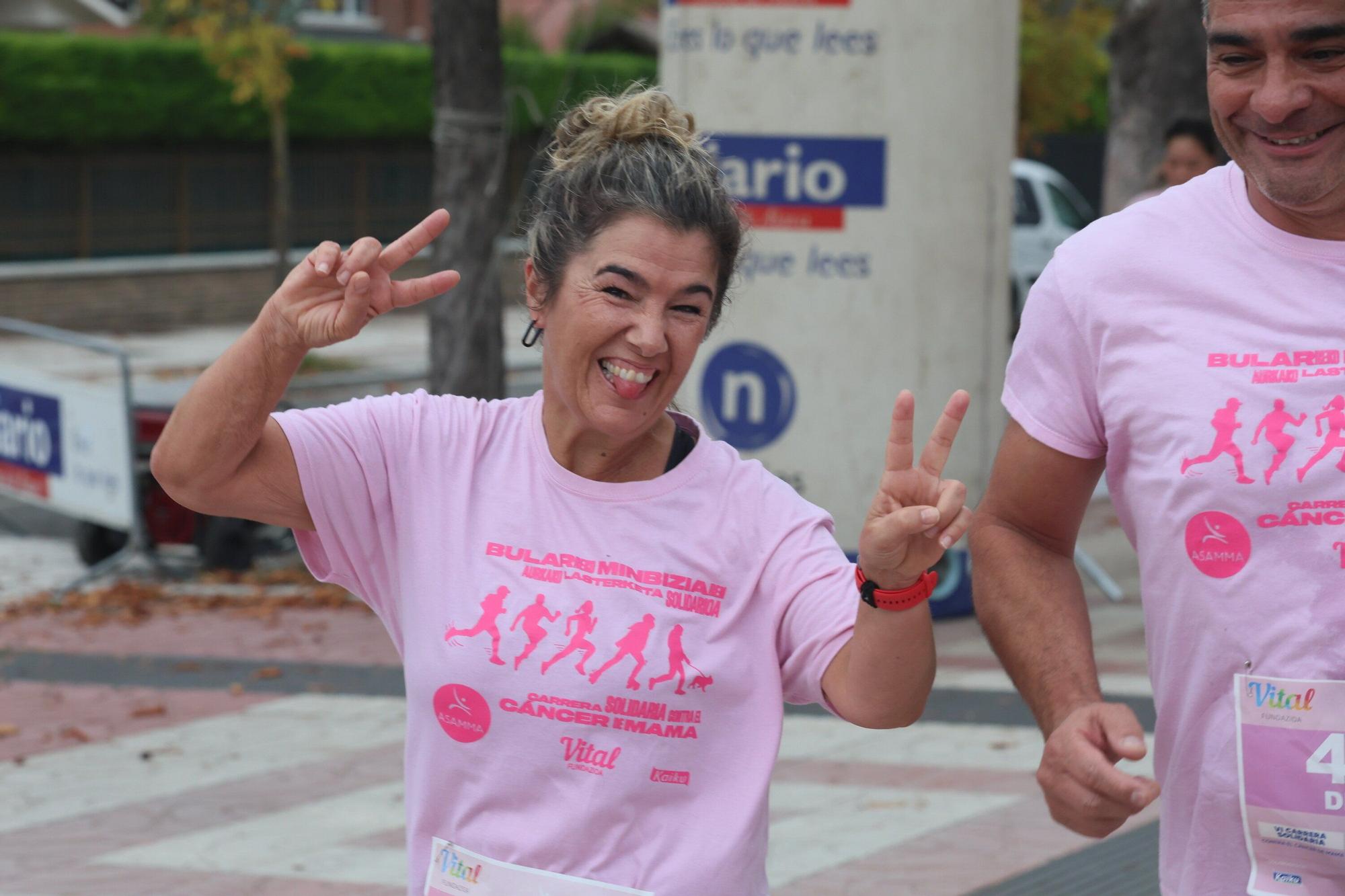 En imágenes: Vitoria se vuelca con la VI Carrera Solidaria contra el Cáncer de Mama