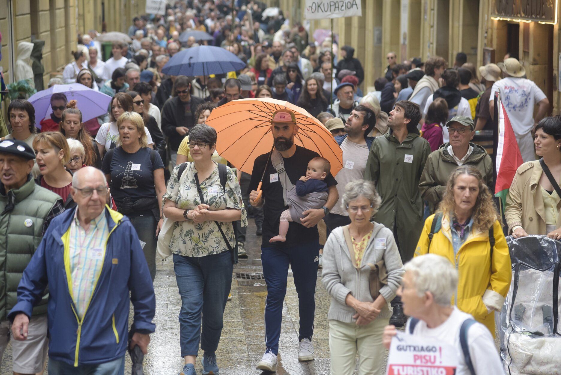 Donostia sale a la calle para protestar en contra de la turistificación