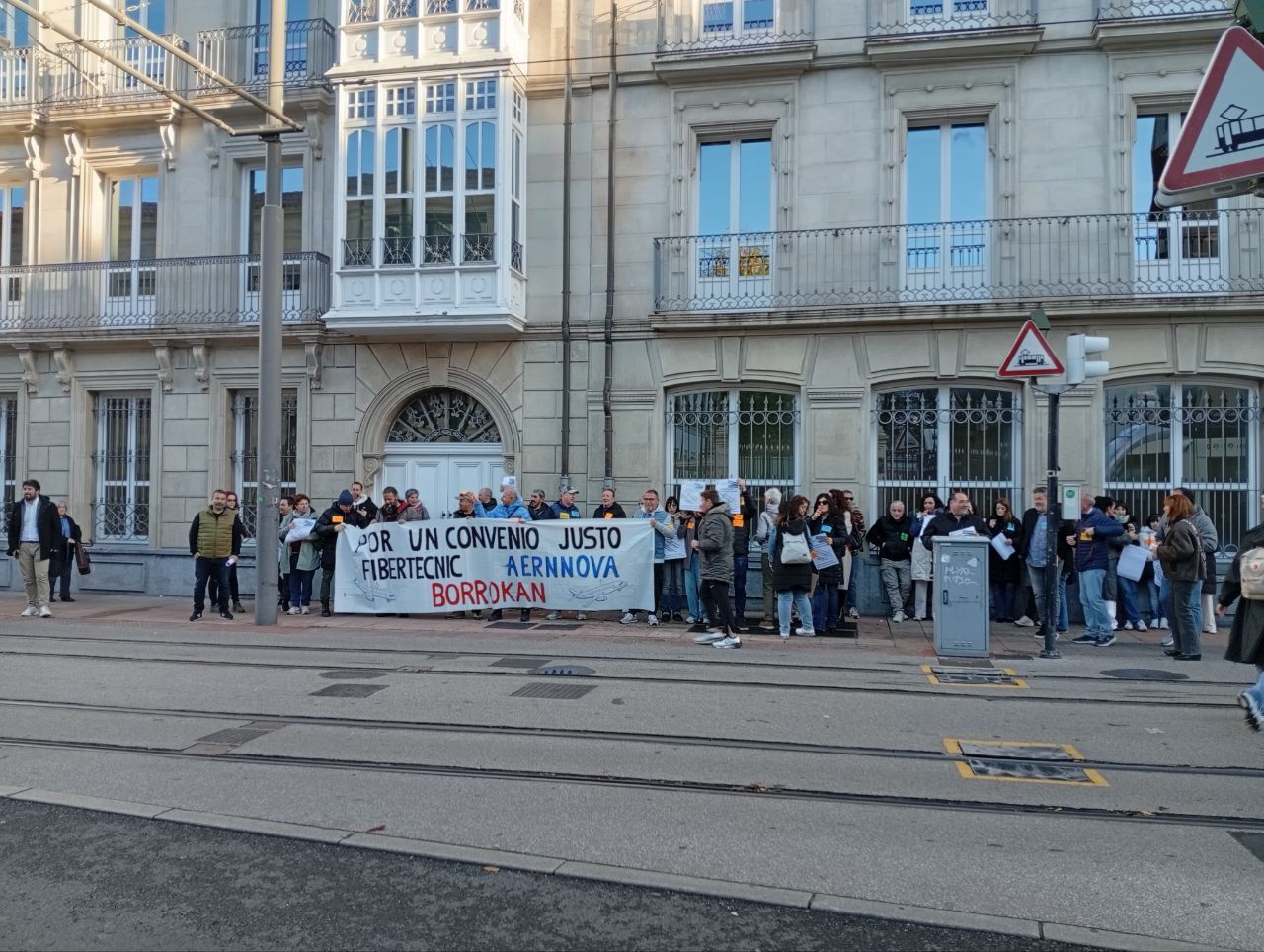 Huelga en favor de la renovación de su convenio.