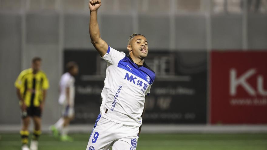 Mariano Díaz vuelve a sonreír en el Alavés