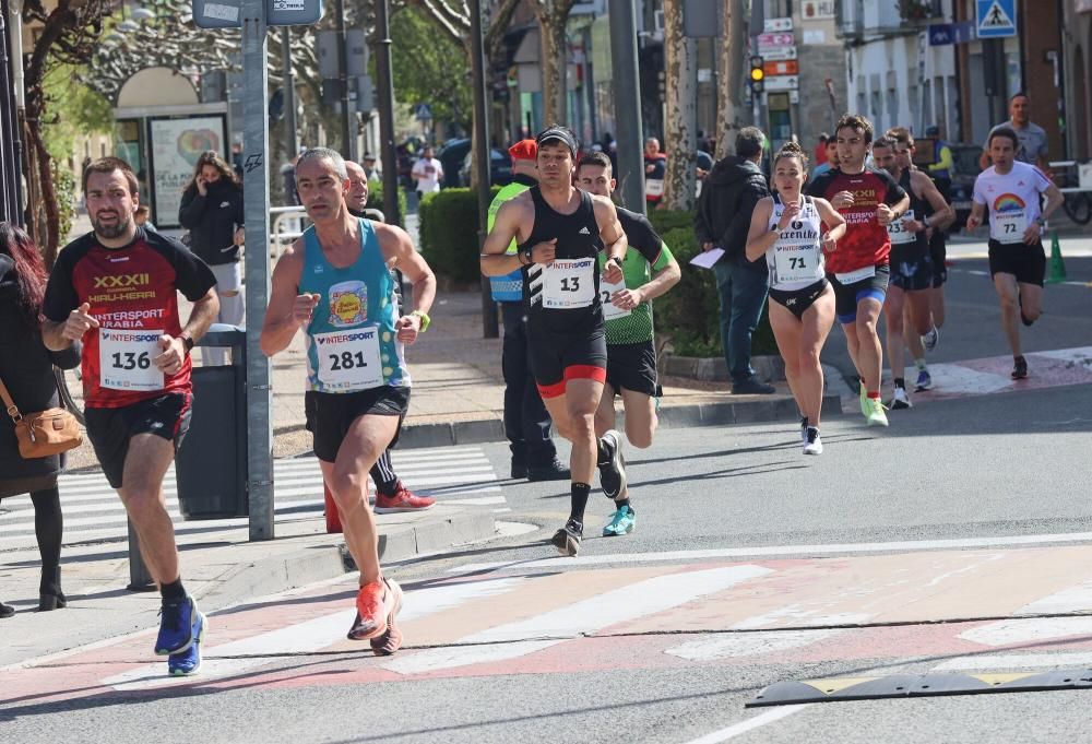 Imágenes de la carrera de Hiru Herri en Huarte este domingo