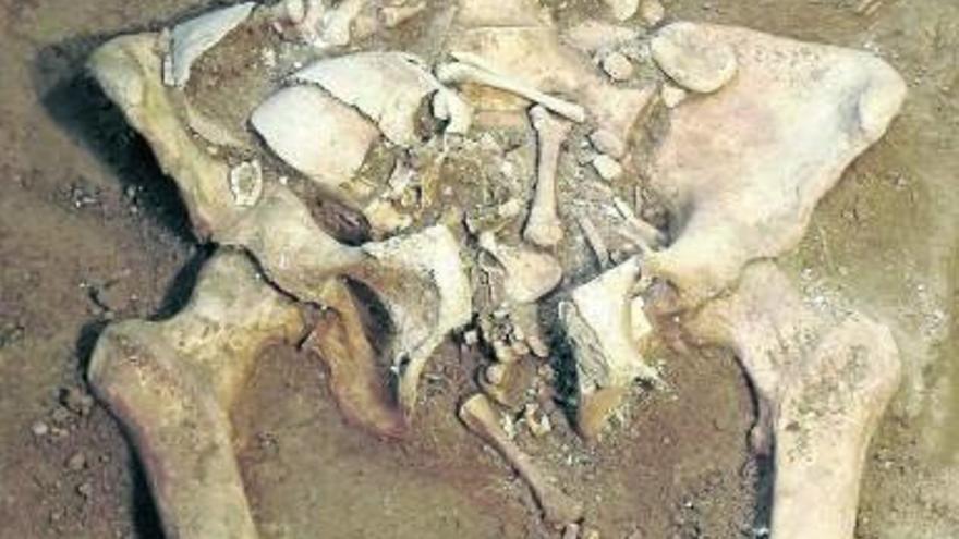 Aparecen los restos de una mujer del siglo XV fallecida en el parto