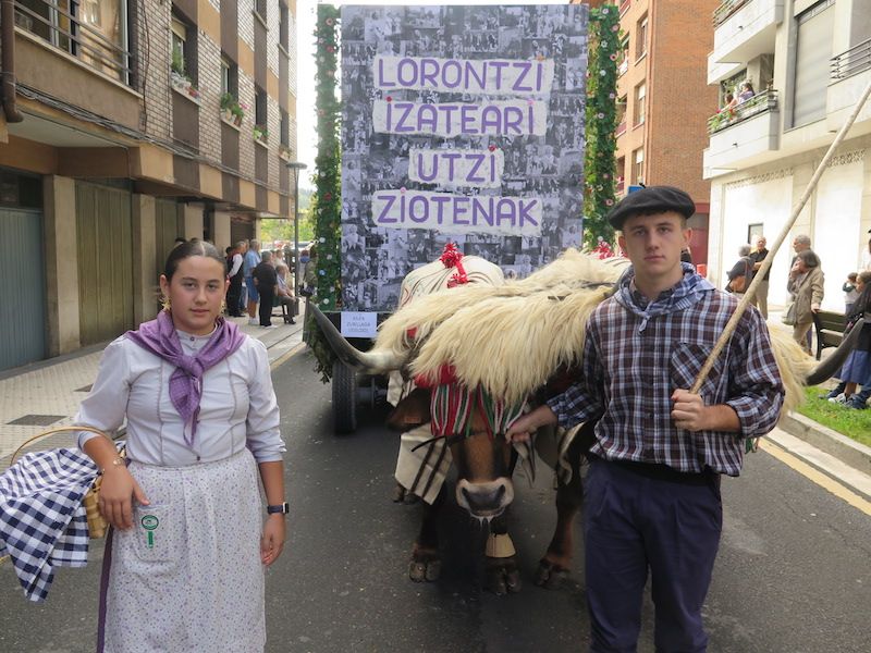 El desfile de la Euskal Jaia de Urretxu, en imágenes
