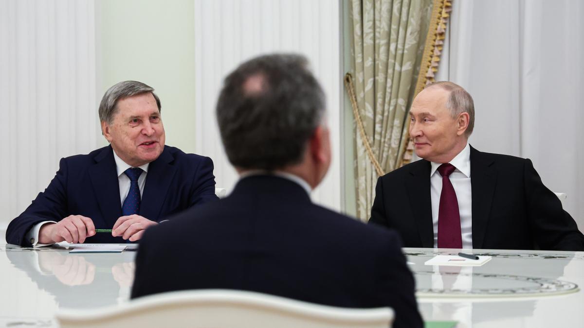 Reunión entre Putin y la comitiva estadounidense para abordar el plan de paz.
