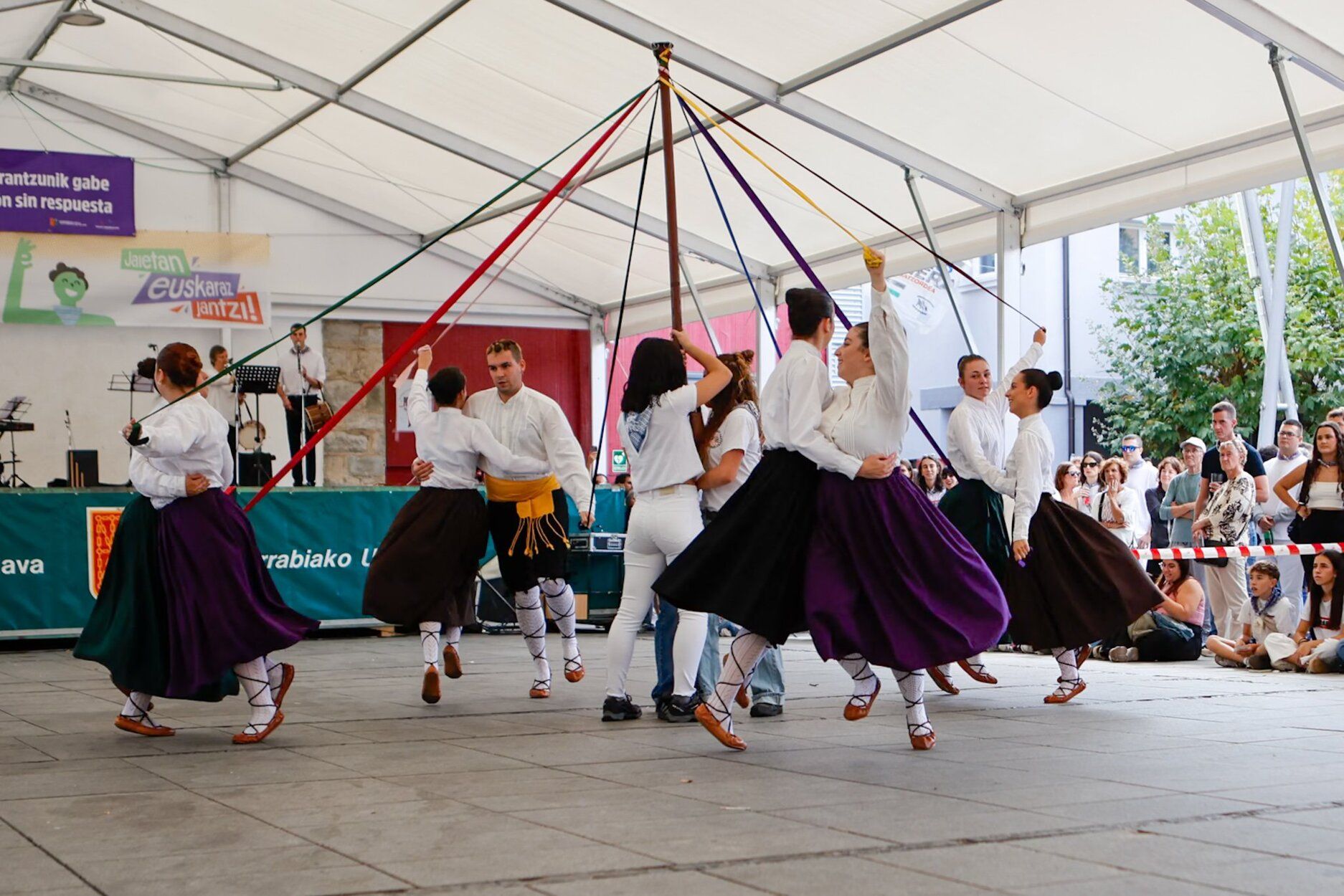 Fotos del chupinazo de fiestas de Villava-Atarrabia