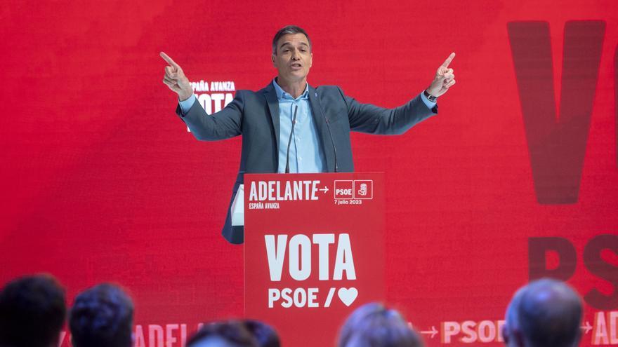 Sánchez busca el voto joven con transporte y educación gratis