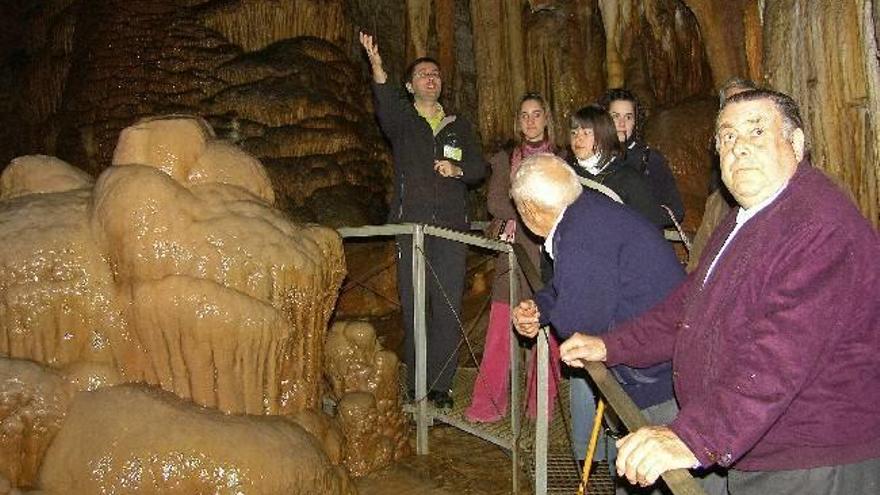 La cueva de Pozalagua ha experimentado un notable aumento de visitas a causa de su participación en el concurso El Mejor Rincón de la Guía Repsol.