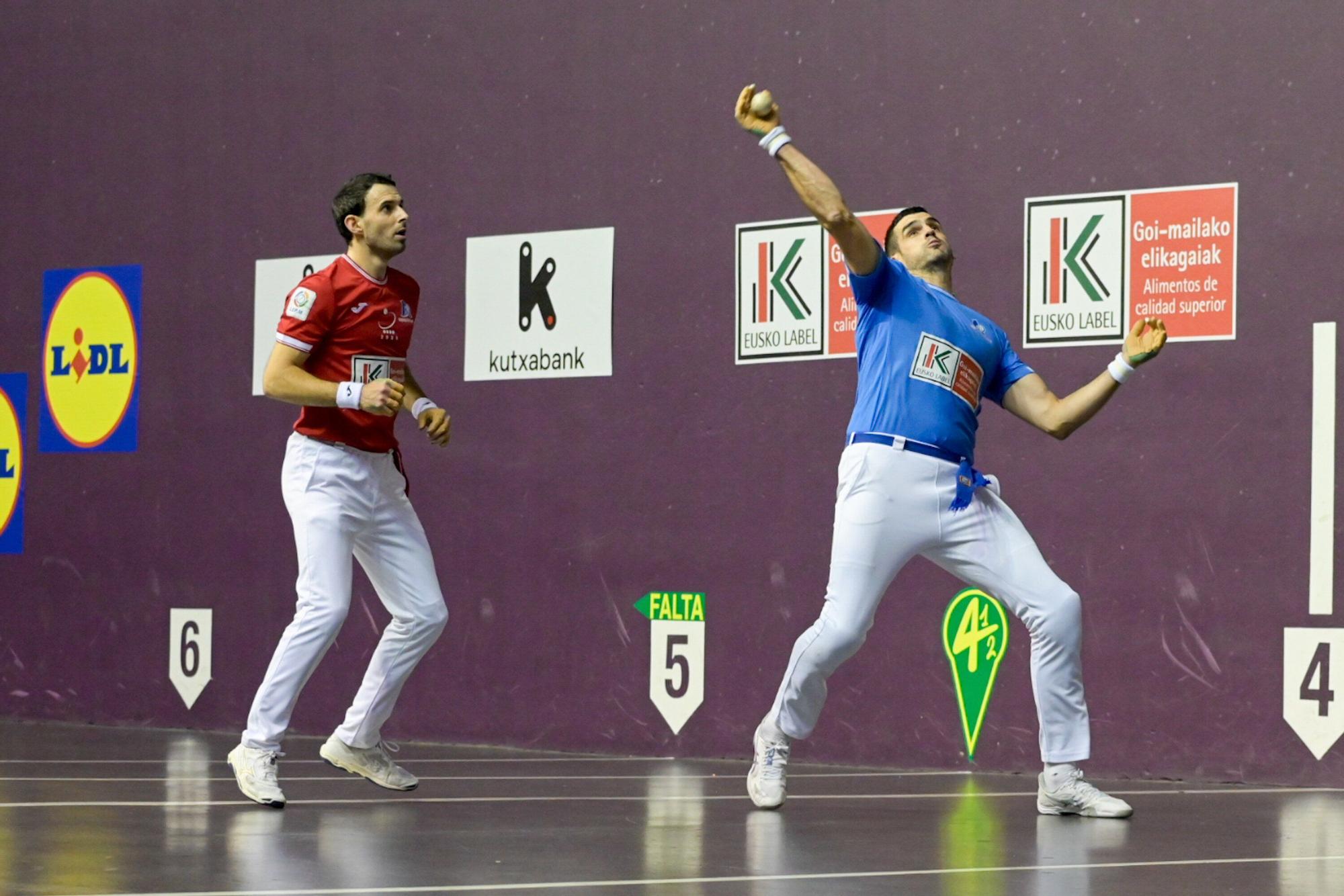 Jokin Altuna se lleva el bronce del Cuatro y Medio tras derrotar a Joseba Ezkurdia en Arrasate.