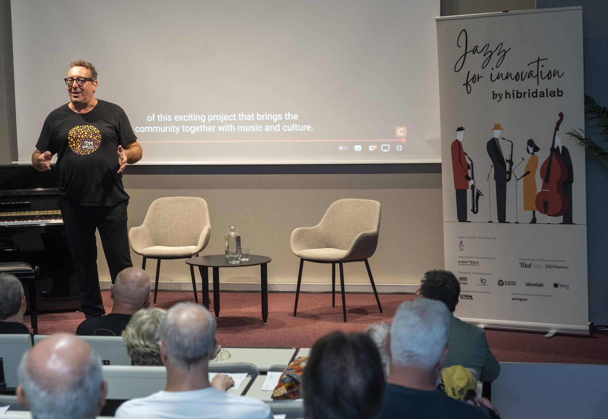 En imágenes: Pablo Mazuecos fue el encargado de dar la segunda conferencia del ciclo Jazz for Innovation by Hibridalab
